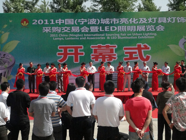 EP girl向觀眾派發(fā)Expo Pack