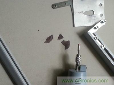 手工打造太陽能充電照明系統(tǒng):點(diǎn)亮LED給手機(jī)充電