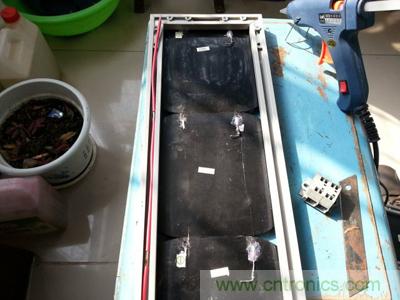 手工打造太陽能充電照明系統(tǒng):點(diǎn)亮LED給手機(jī)充電