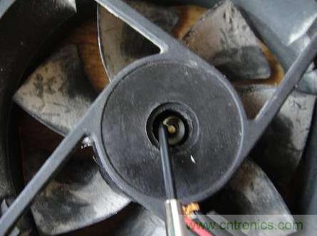 想減少電費(fèi)嗎？DIY一個(gè)迷你風(fēng)力發(fā)電機(jī)吧