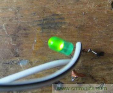 想減少電費(fèi)嗎？DIY一個(gè)迷你風(fēng)力發(fā)電機(jī)吧