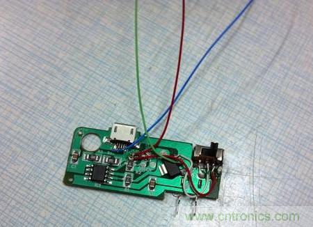 DIY:自制自帶電池供電的無(wú)線路由器