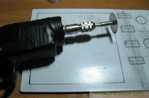 可調(diào)電源DIY：打孔，開槽