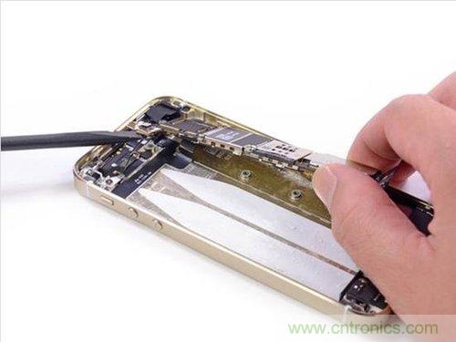 土豪金iPhone 5S拆解：內(nèi)部結(jié)構(gòu)升級，維修難度增加