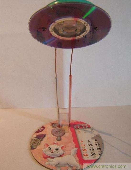 DIY:手工打造智能無(wú)線供電臺(tái)燈