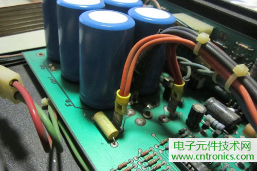 用料很給力！專業(yè)后級(jí)功放美國(guó)高峰FA1201拆解