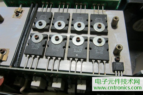 用料很給力！專業(yè)后級(jí)功放美國(guó)高峰FA1201拆解