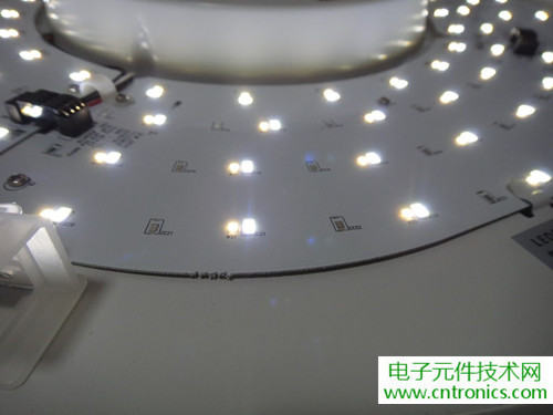 高端大氣上檔次！智能遙控調(diào)光LED吸頂燈拆解