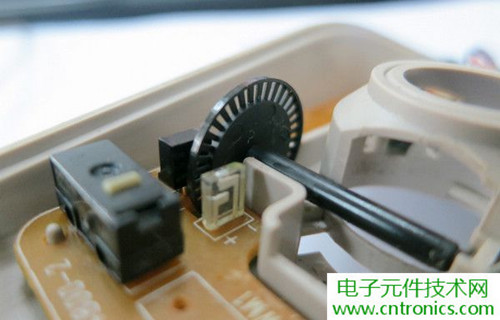 殿堂級機(jī)械鼠標(biāo)拆解：嘆精致做工！