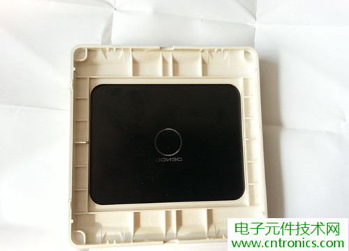 一款觸控開關(guān)拆解，做工不錯(cuò)