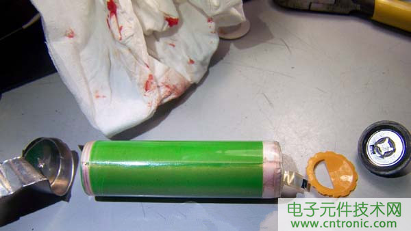 筆記本電池拆解，探秘電池內(nèi)部結(jié)構(gòu)