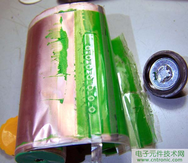 筆記本電池拆解，探秘電池內(nèi)部結(jié)構(gòu)