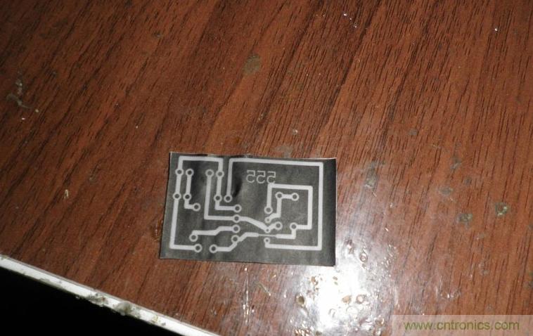 DIY菜鳥福音！感光干膜PCB負片輸出的一種方法！