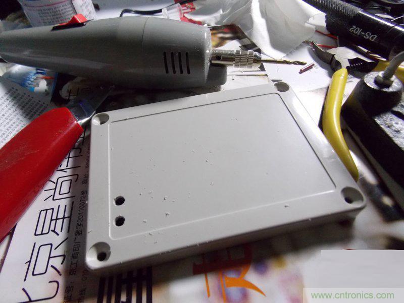 牛人全手工DIY:微電腦智能溫控市電開關(guān)