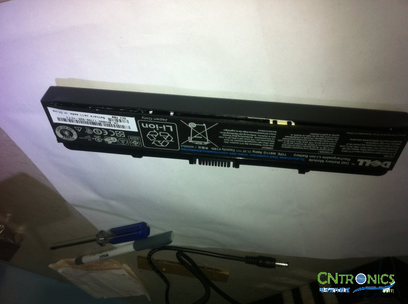 不一樣的DELL筆記本電池拆解小竅門！