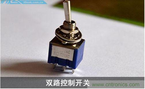 DIY：自制超炫音頻分配器，實現(xiàn)音箱共用