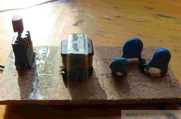 DIY單管自激，領(lǐng)略高壓電火花風(fēng)采