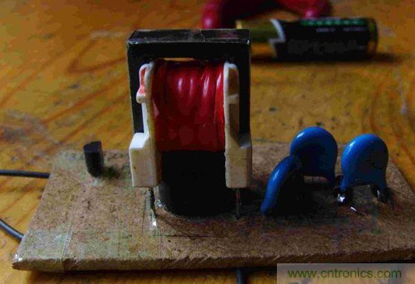 DIY單管自激，領(lǐng)略高壓電火花風(fēng)采