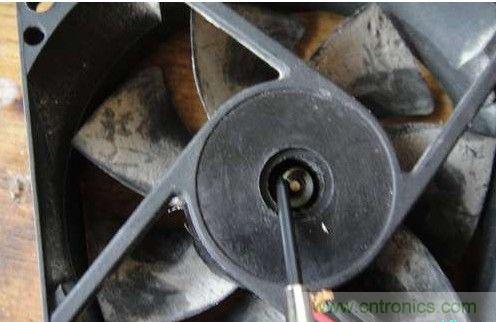 創(chuàng)意DIY！迷你風(fēng)力發(fā)電機(jī)！