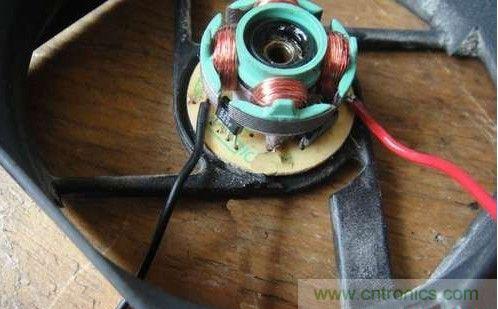 創(chuàng)意DIY！迷你風(fēng)力發(fā)電機(jī)！