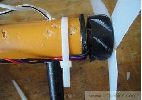 創(chuàng)意DIY！迷你風(fēng)力發(fā)電機(jī)！