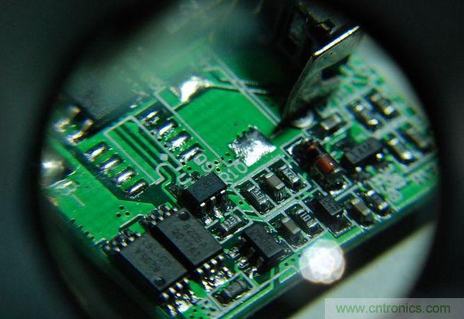 圖文并茂！移動(dòng)電源升壓效率大檢測