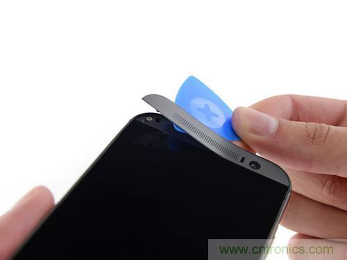 牛人強(qiáng)拆！新HTC One(M8)真機(jī)精密做工難修理