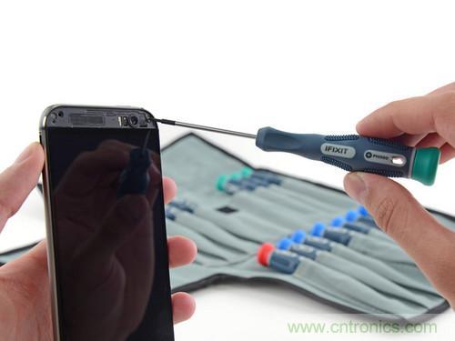 牛人強(qiáng)拆！新HTC One(M8)真機(jī)精密做工難修理