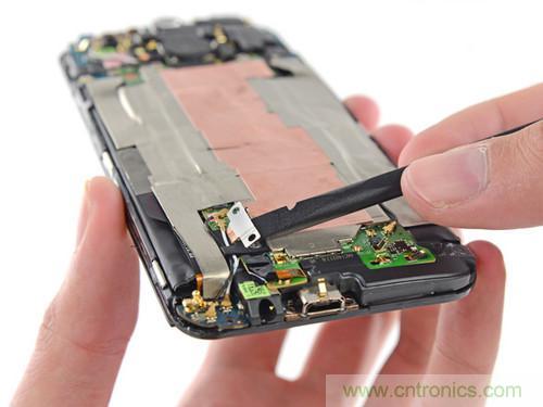 牛人強(qiáng)拆！新HTC One(M8)真機(jī)精密做工難修理