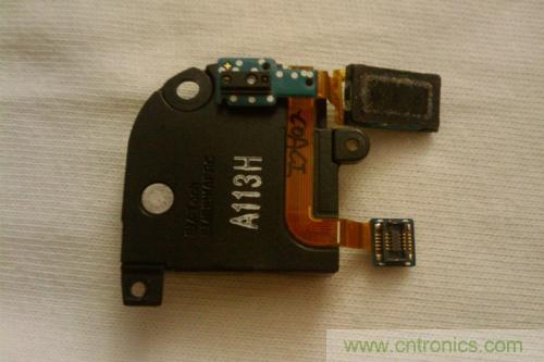 手機(jī)中小孔&ldquo;暗藏天機(jī)&rdquo;？距離傳感器的大學(xué)問