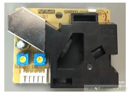 紅外線(xiàn)探頭圖（左）激光探頭圖（右）