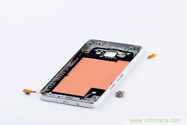 拆解狂魔荼毒新機三星金屬Galaxy A5，看槽點在何方？