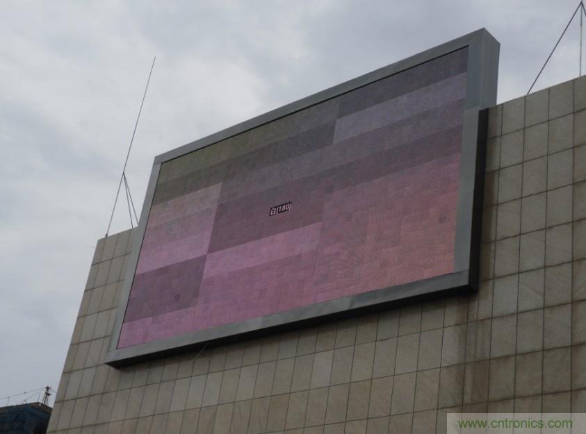 LED顯示屏突然黑屏，什么原因？如何應(yīng)對？