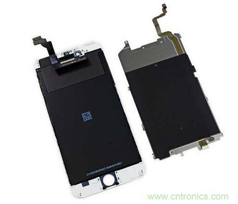 iPhone 6 Plus搭載的高清LED屏幕尺寸為5.5英寸，像素密度為401ppi，并采用了IPS（平面轉(zhuǎn)換）技術(shù)。（來源：iFixit）