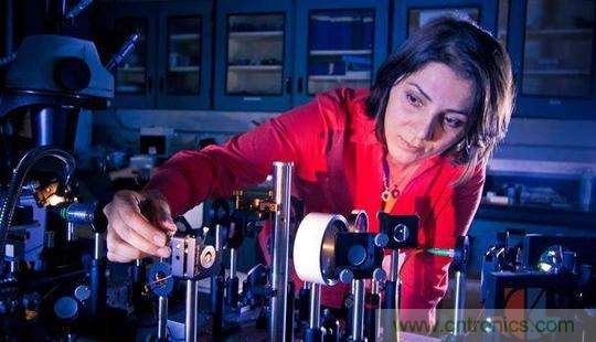 從原理及實現(xiàn)，看&ldquo;光腦&rdquo;的性能如何把&ldquo;電腦&rdquo;秒成渣！