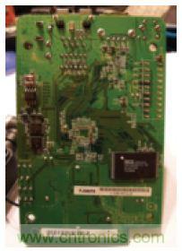 圖3：WPS54G打印服務(wù)器電路板背面。