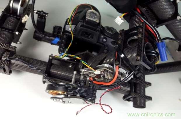 攝影發(fā)燒友：想要相機(jī)穩(wěn)如雞頭，學(xué)我DIY自平衡相機(jī)穩(wěn)定器