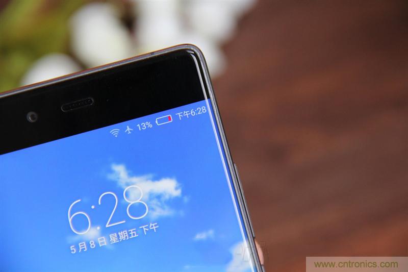 無邊框的 nubia Z9 ，一款既有驚喜，又有驚艷的智能手機