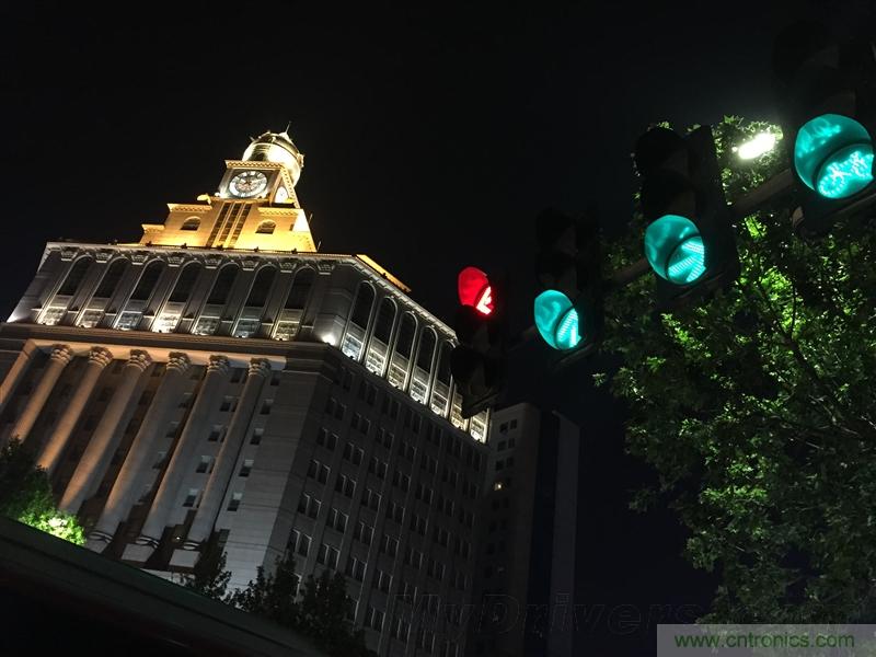 無邊框的 nubia Z9 ，一款既有驚喜，又有驚艷的智能手機