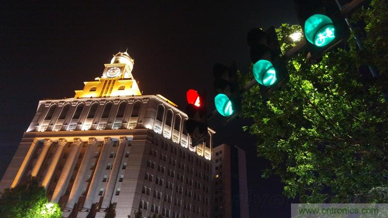 無邊框的 nubia Z9 ，一款既有驚喜，又有驚艷的智能手機