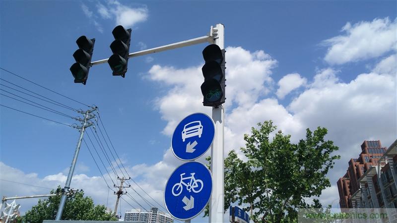 無邊框的 nubia Z9 ，一款既有驚喜，又有驚艷的智能手機