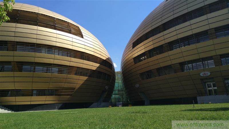 無邊框的 nubia Z9 ，一款既有驚喜，又有驚艷的智能手機