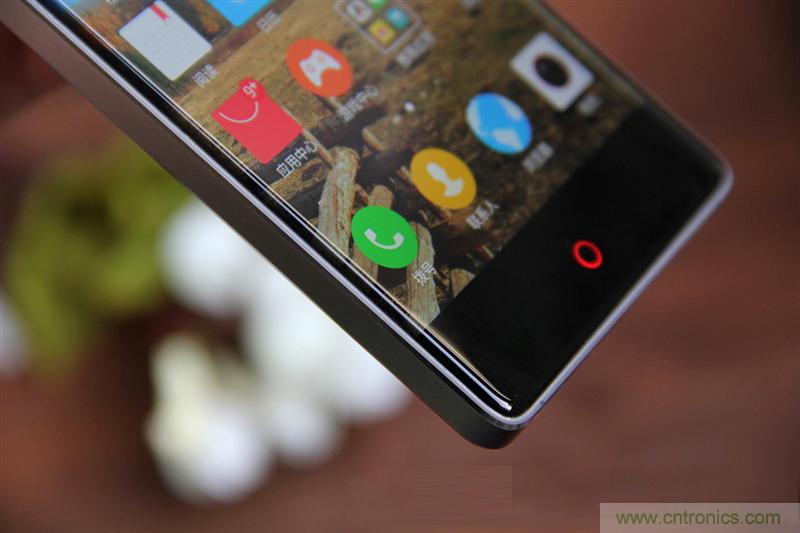 無邊框的 nubia Z9 ，一款既有驚喜，又有驚艷的智能手機