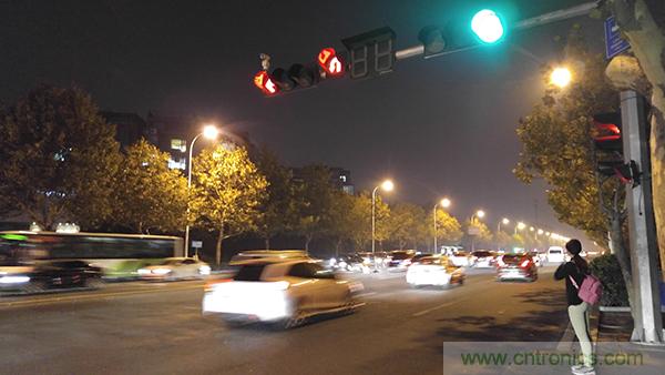 業(yè)界良心 LG V10 評(píng)測(cè):剛毅、冷峻，不失人性化