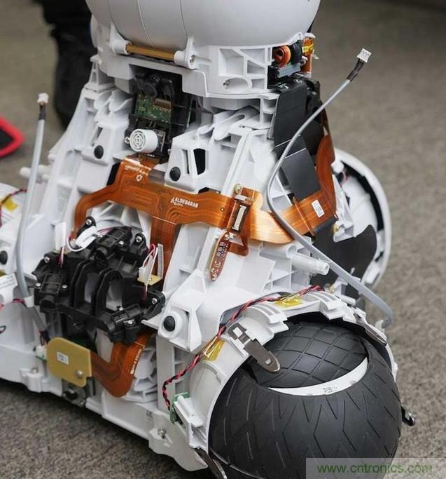 拆解筆記本不過癮，那就來拆拆日本情感機(jī)器人吧！