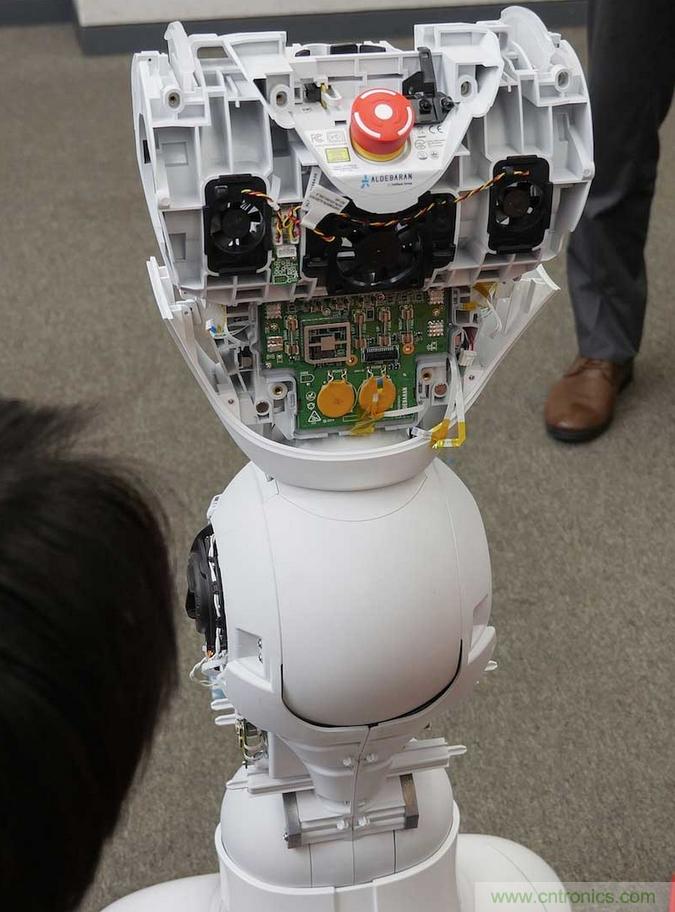 拆解筆記本不過癮，那就來拆拆日本情感機(jī)器人吧！