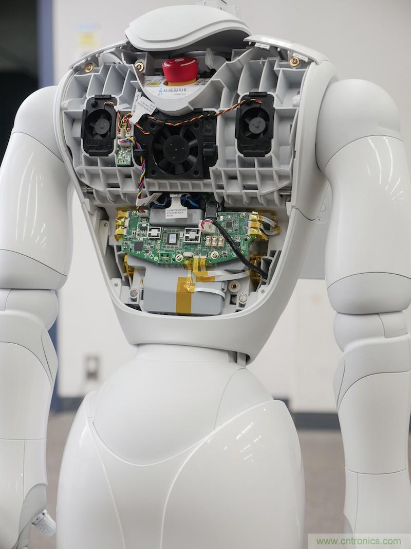 拆解筆記本不過癮，那就來拆拆日本情感機(jī)器人吧！