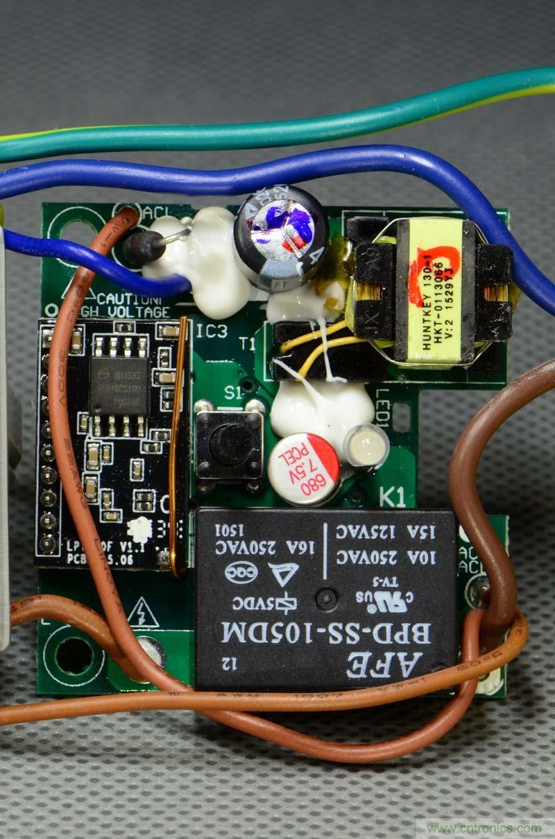 航嘉智能插線板拆解評測：看老牌機(jī)電如何&rdquo;秒殺&ldquo;后起之秀