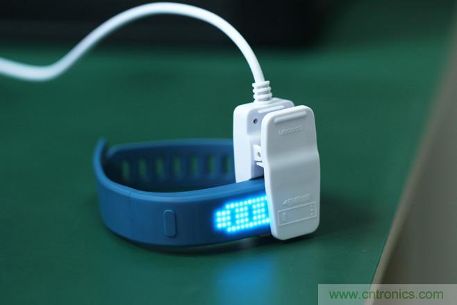 咕咚智能手環(huán)2上手評測：功能齊全，細(xì)節(jié)欠缺