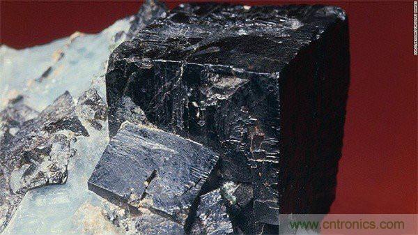 此光伏電池腦洞大開，黑科技逆襲成黑馬